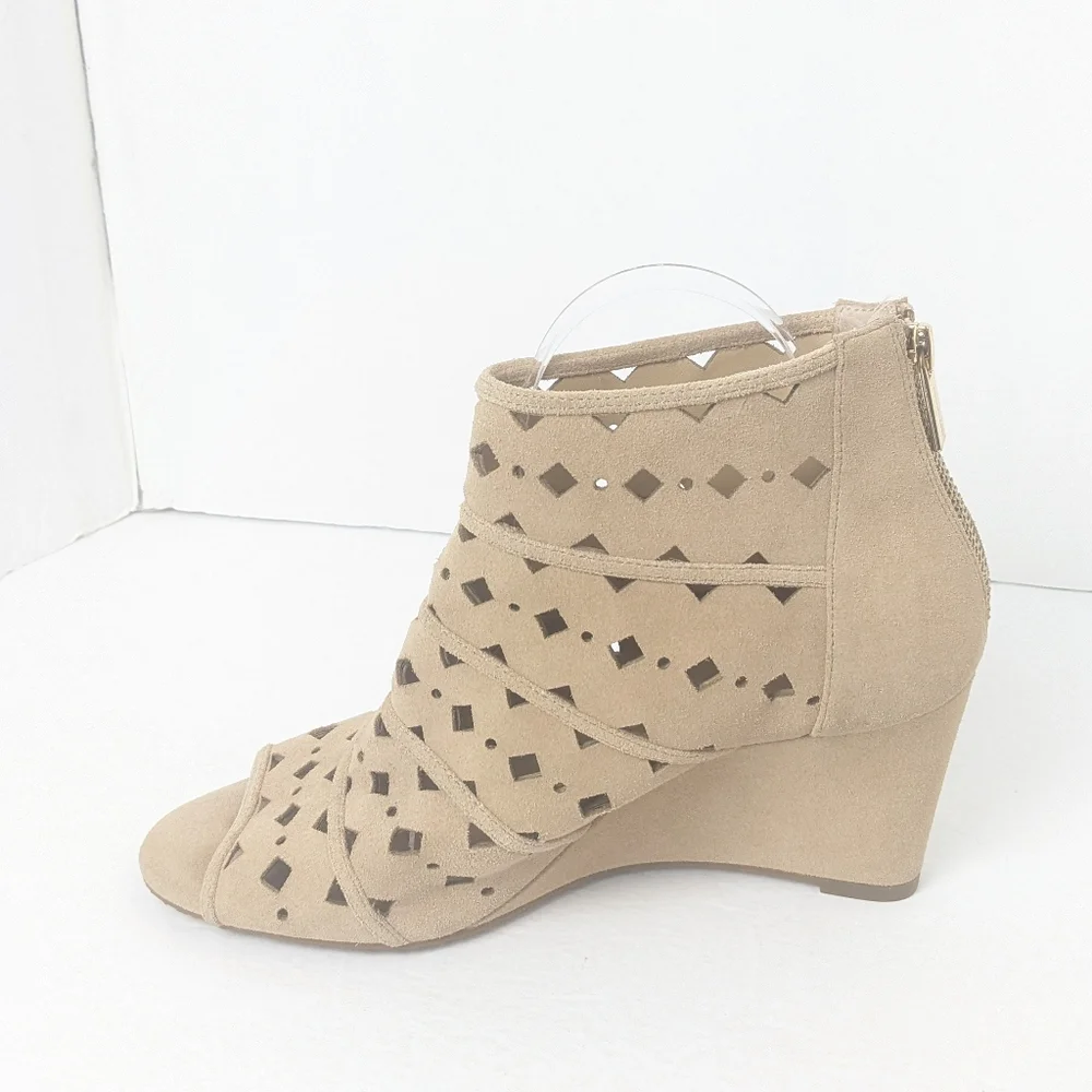 Michael Kors Uma Wedge - Picture 10 of 16
